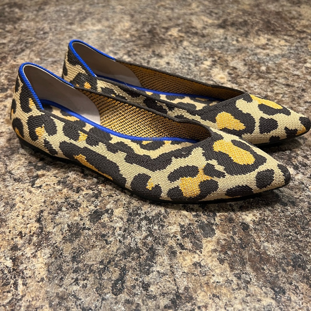 7.5 Rothy’s Big Cat print point flats.